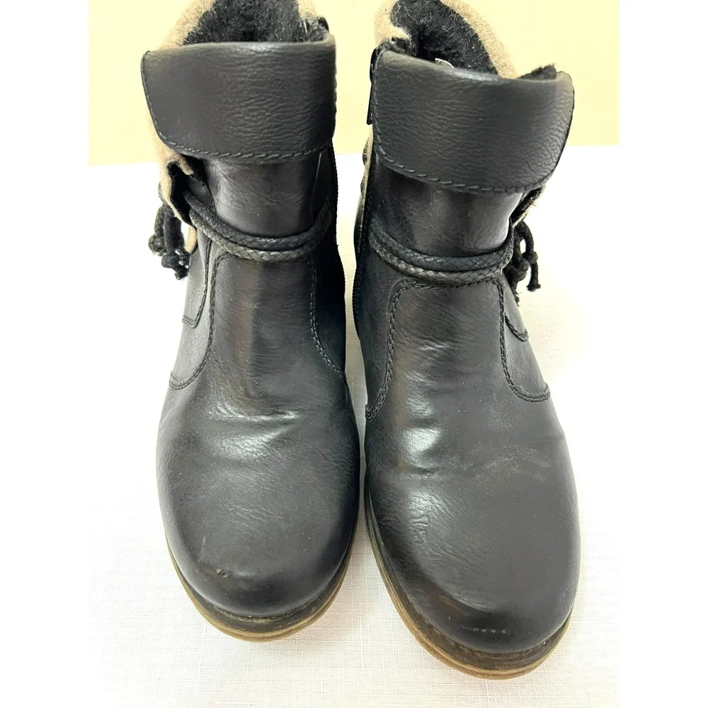 Riker Black Vegan Leather Ankle Boot Felt Cuff Roundish Toe Low Heel‎  6.5